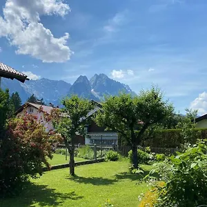 Ferienhaus Haus Mit Wunderschönem Ausblick Und Garten, Garmisch-Partenkirchen